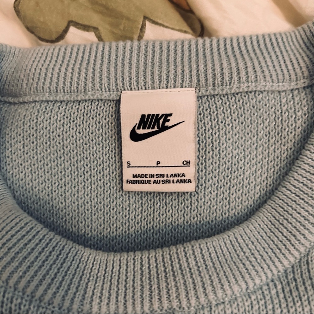 NWOT men’s NIKE crewneck sweater, light blue perfect condition! Size small - Picture 8 of 9